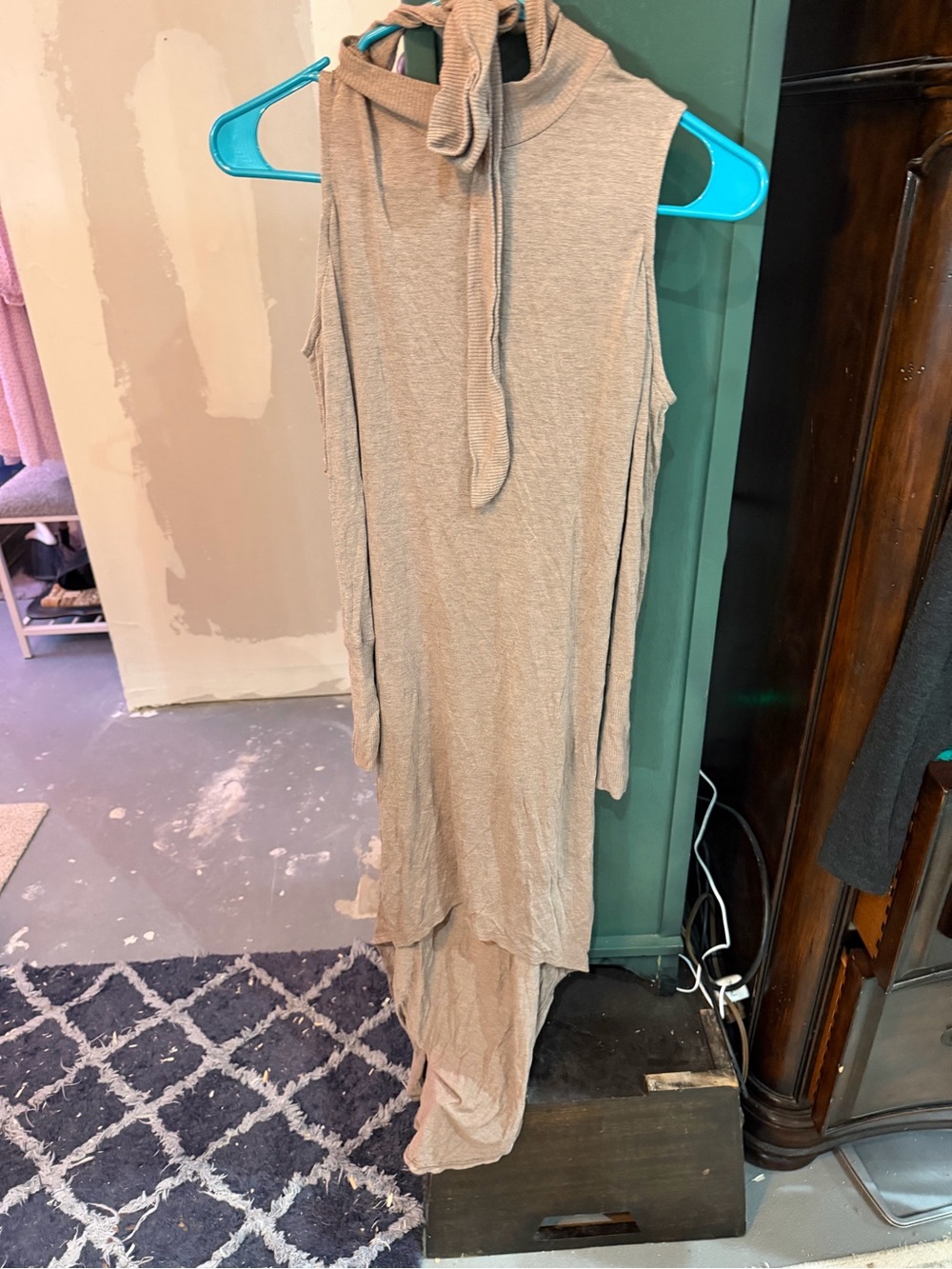 Source Unknown Sleeveless High-Low Maxi Dress in Light Taupe